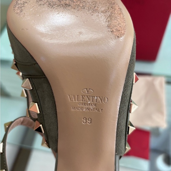 Authentic Valentino Garavani Olive RockStud Pumps - Picture 10 of 13